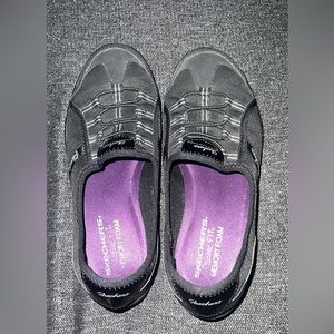 Skechers relaxed fit slip on memory foam size 7 women’s black shoes
